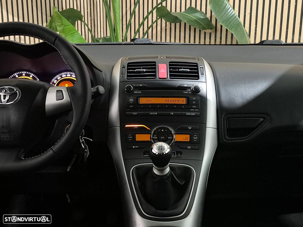 Toyota Auris 1.33 VVT-i Sol - 11