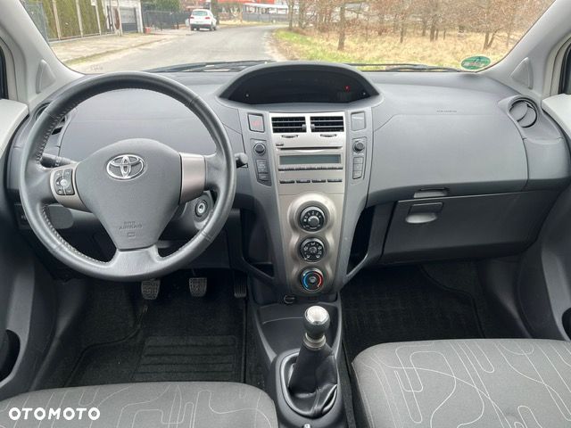 Toyota Yaris 1.0 VVT-i Cool - 11
