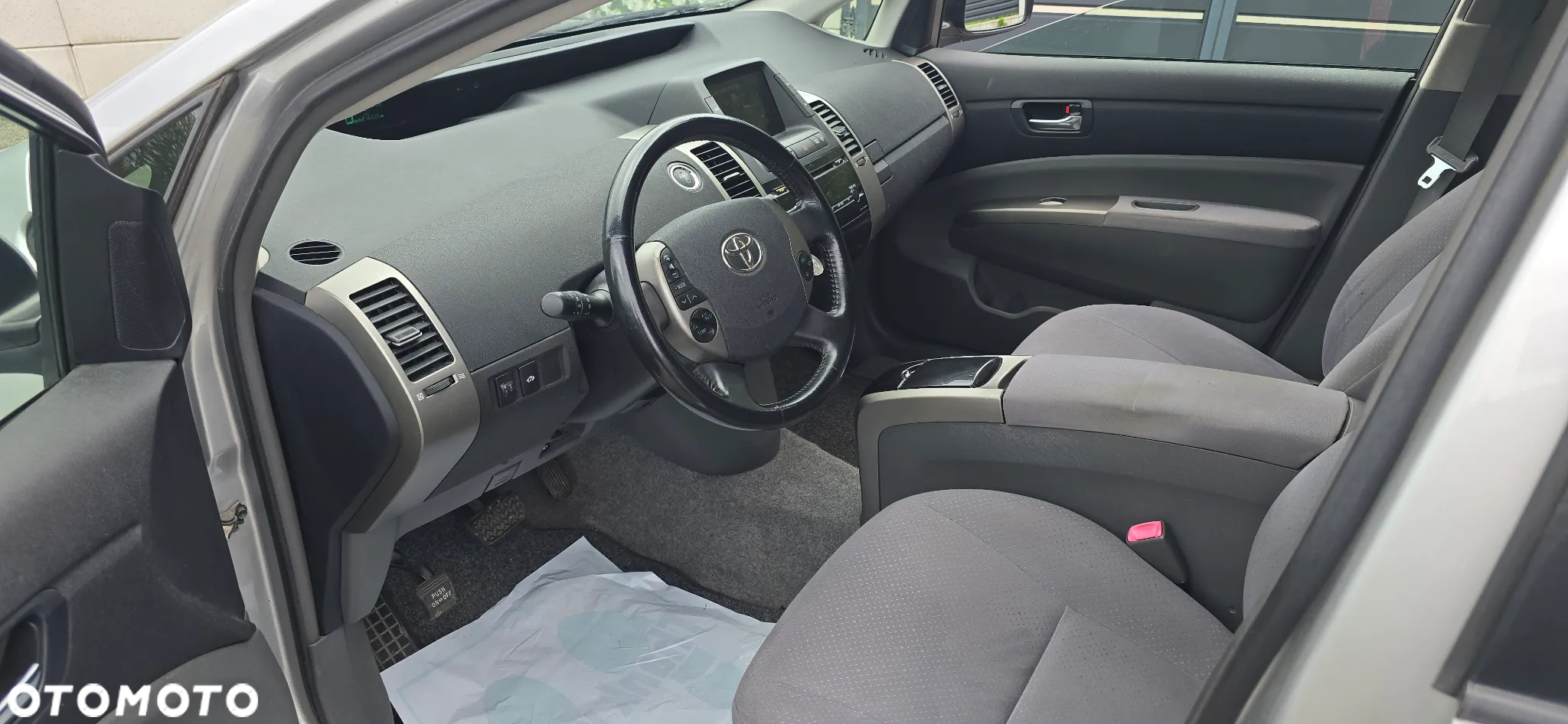 Toyota Prius (Hybrid) Comfort - 35