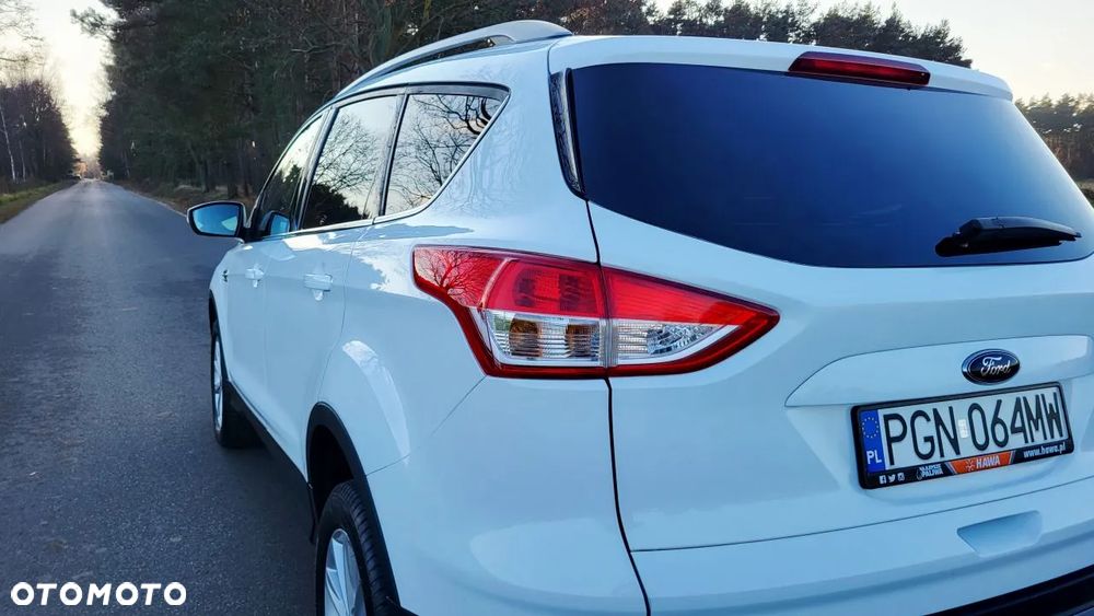 Ford Kuga 2.0 TDCi 2x4 Titanium - 14