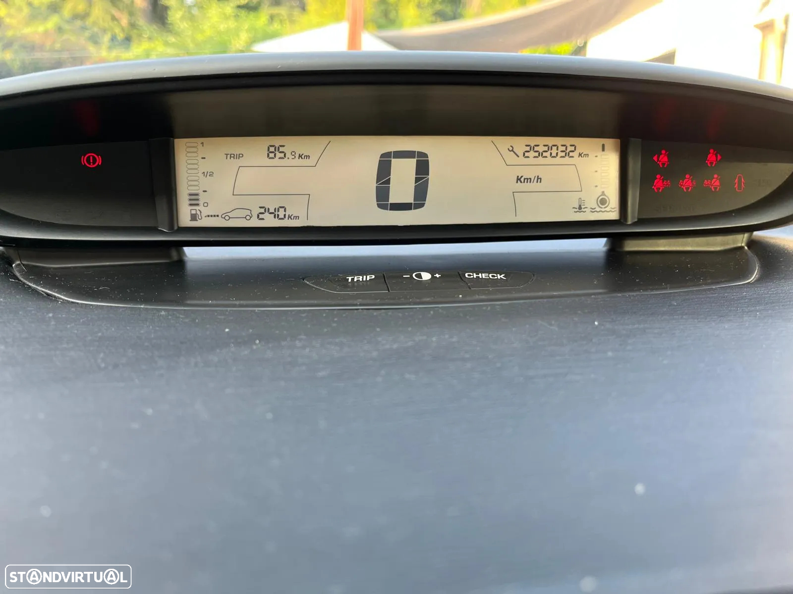 Citroën C4 1.4 16V VTR Pack - 6
