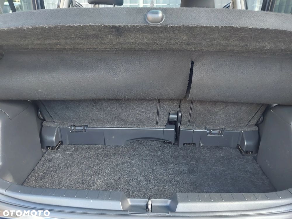 Toyota Yaris 1.33 Sol - 29