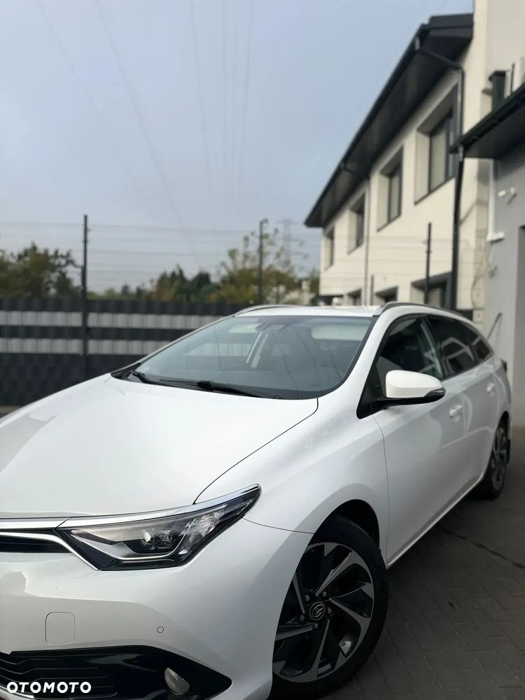 Toyota Auris 2015 photo 3