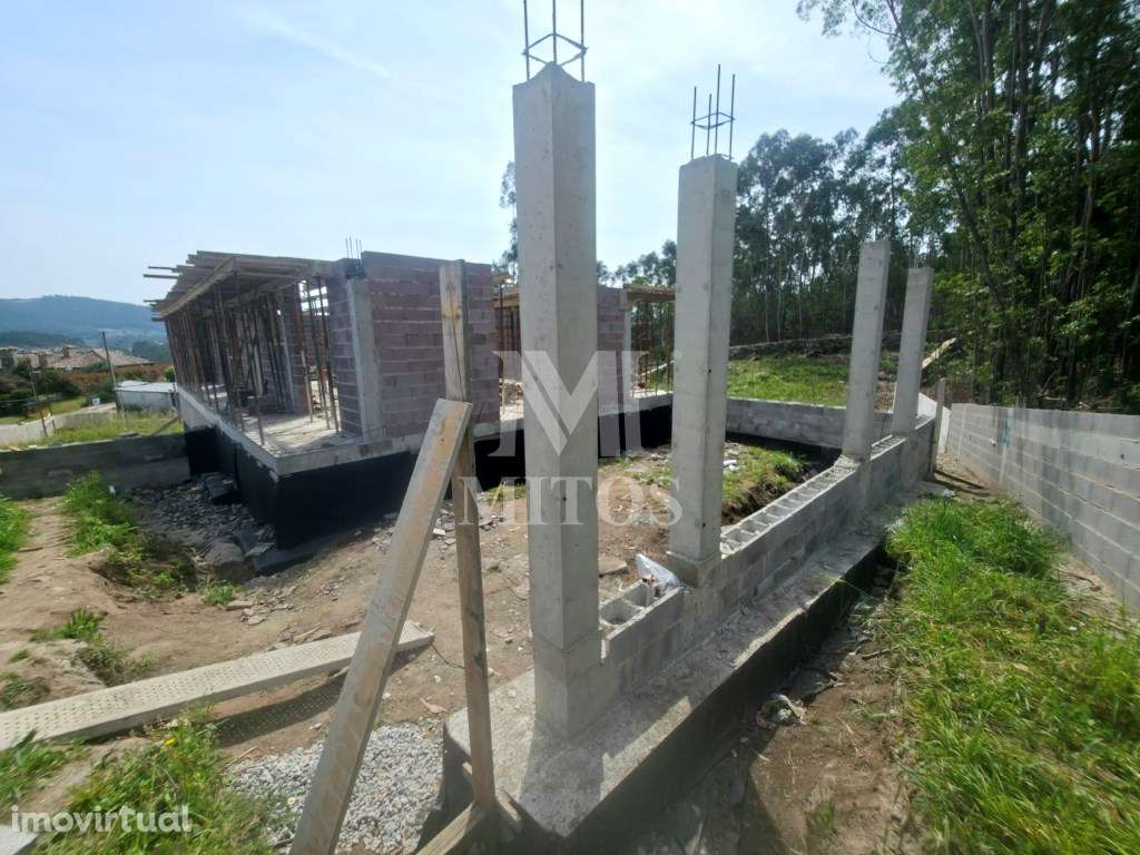 Moradia térrea T3, situada em Estorãos (Ponte de Lima) - Grande imagem: 2/19