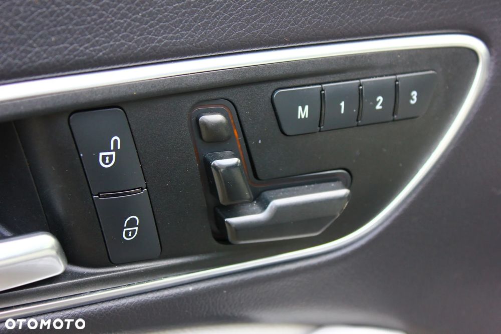 Mercedes-Benz CLA 250 4Matic 7G-DCT - 26