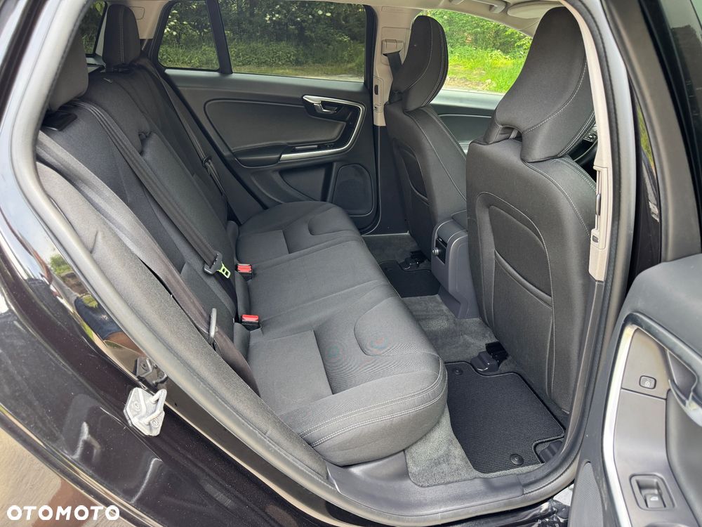Volvo V40 D2 Kinetic - 24