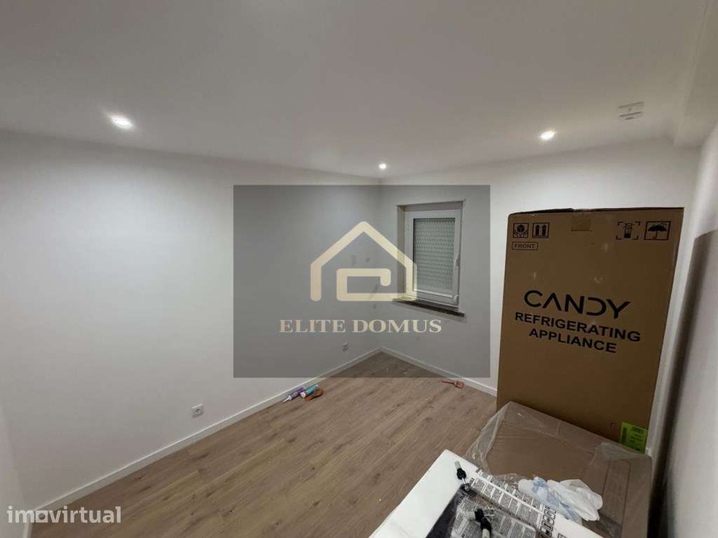 T3 com suíte, Totalmente Remodelado - Amadora! - Grande imagem: 4/20
