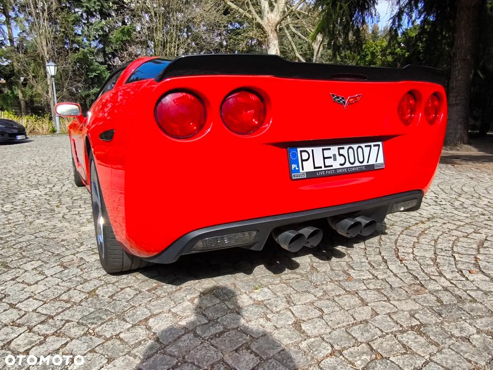 Chevrolet Corvette - 14