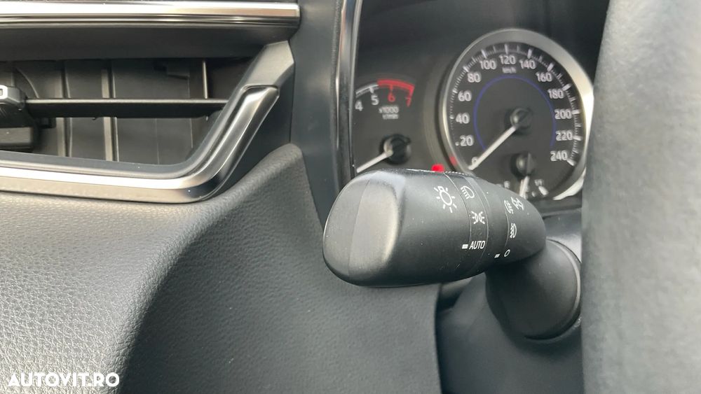 Toyota Corolla 1.8 HSD Dynamic - 16