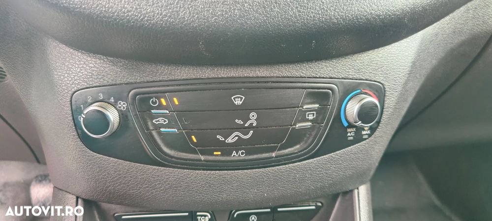 Ford Tourneo Courier - 19