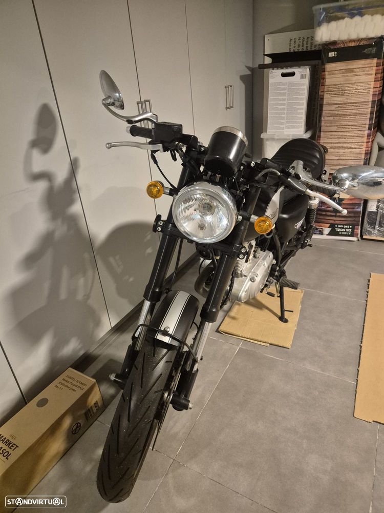 Mash Cafe Racer 125 - 4