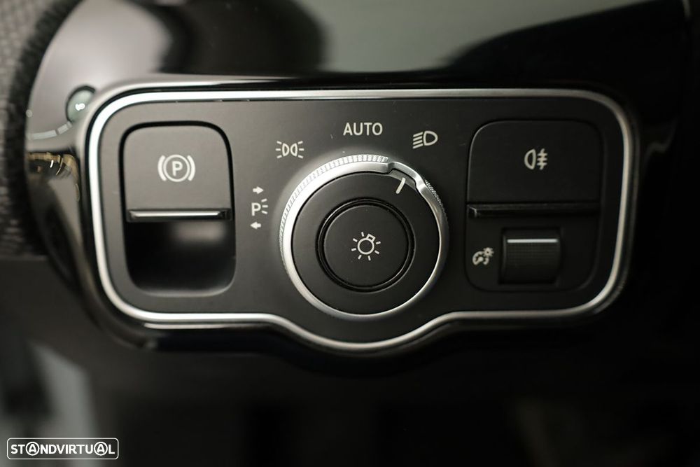 Mercedes-Benz A 200 Standard - 19
