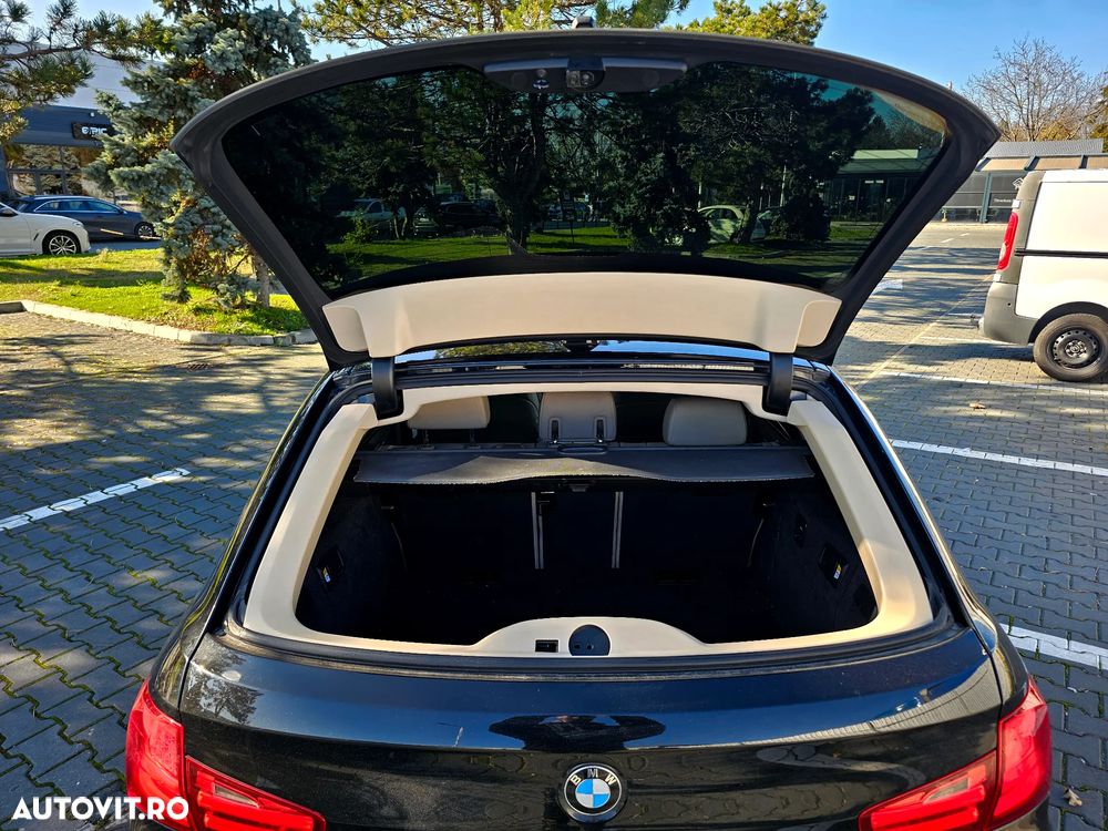 BMW Seria 5 520i Touring Aut. - 36