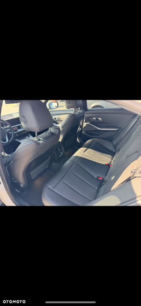 BMW Seria 3 330i Sport Line sport - 35
