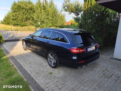 Mercedes-Benz Klasa E 220 d 4-Matic 9G-TRONIC - 25