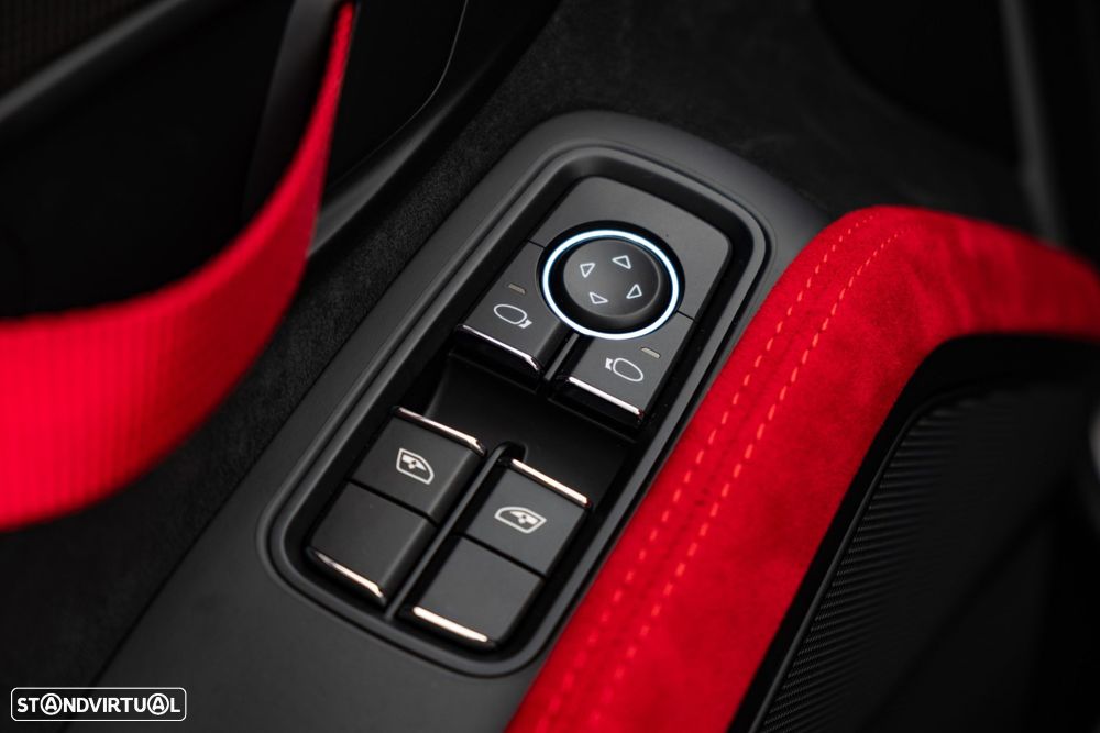 Porsche 911 (991) GT2 RS - 25