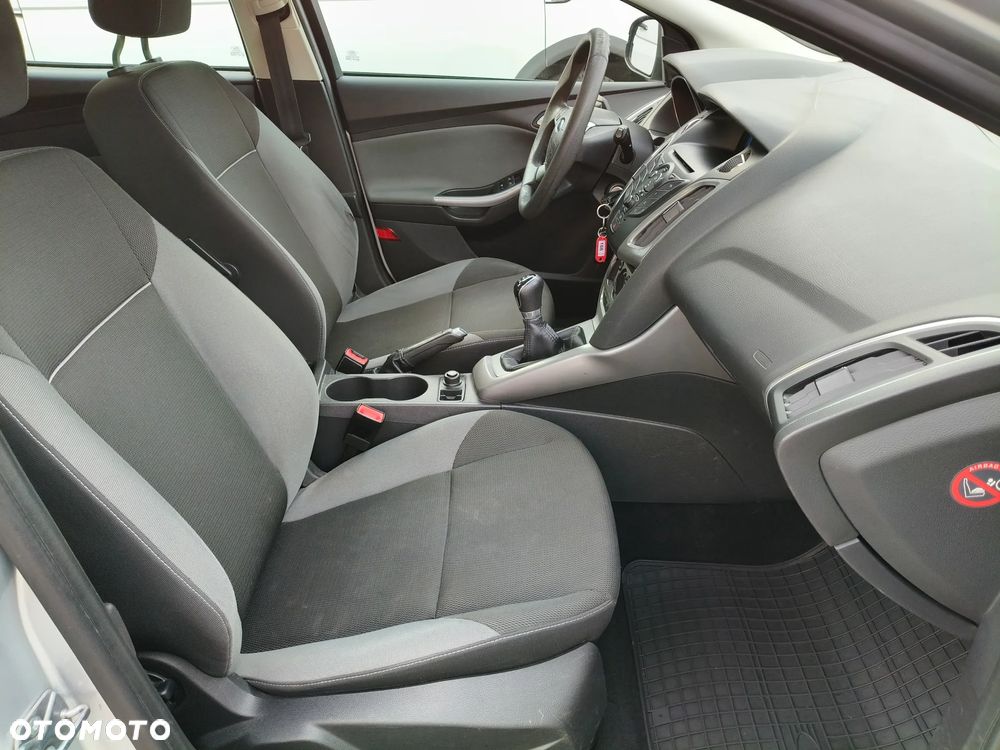 Ford Focus 1.6 Ambiente - 8