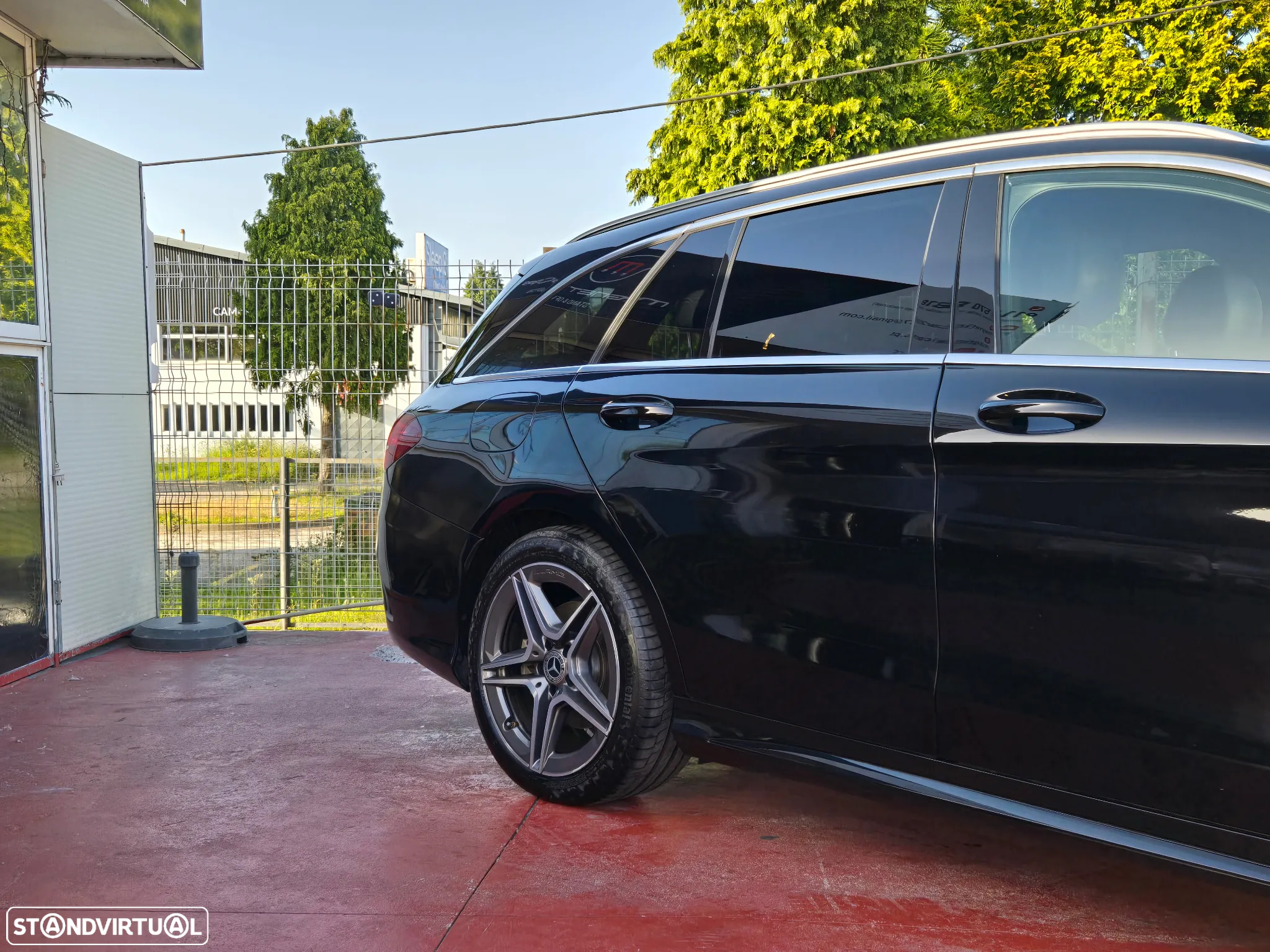 Mercedes-Benz C 300 de AMG Line - 32