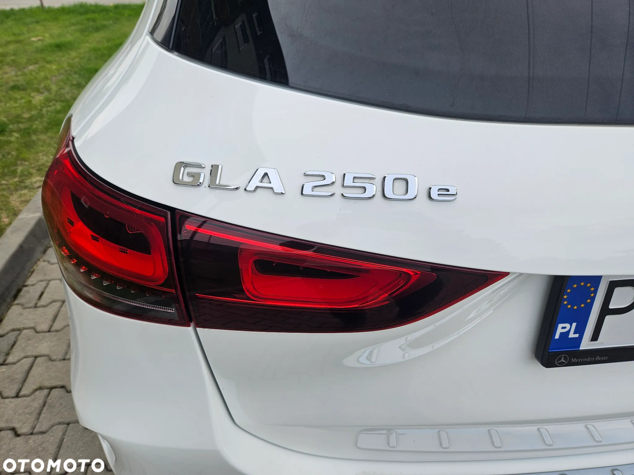 Mercedes-Benz GLA 250 e 8G-DCT AMG Line - 12
