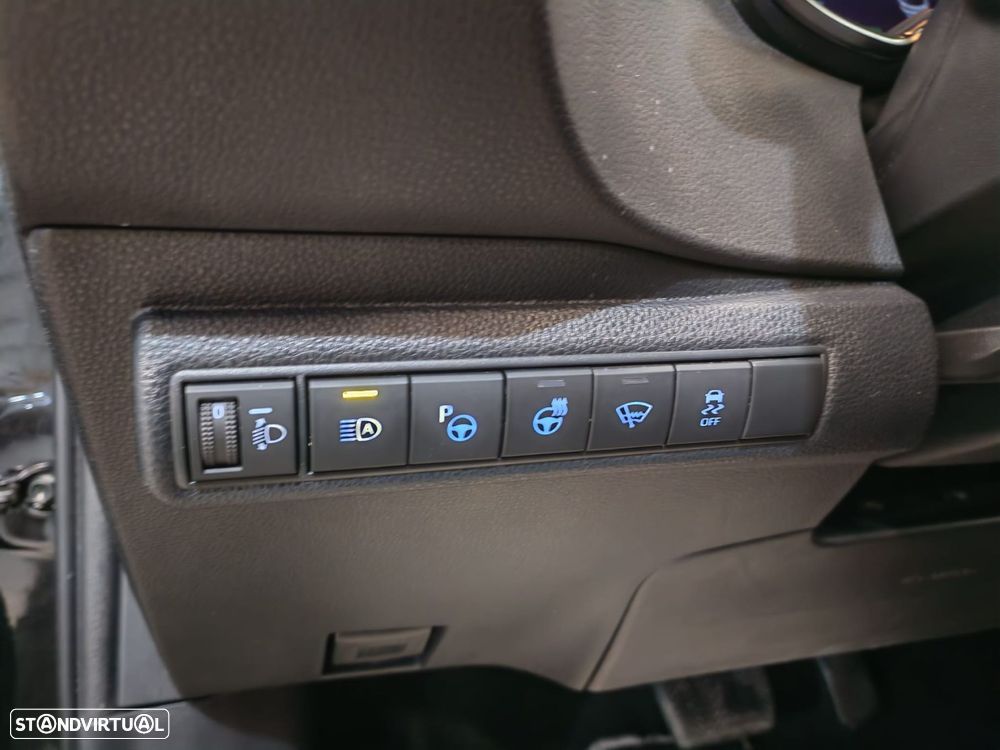 Toyota Corolla Touring Sports - 14