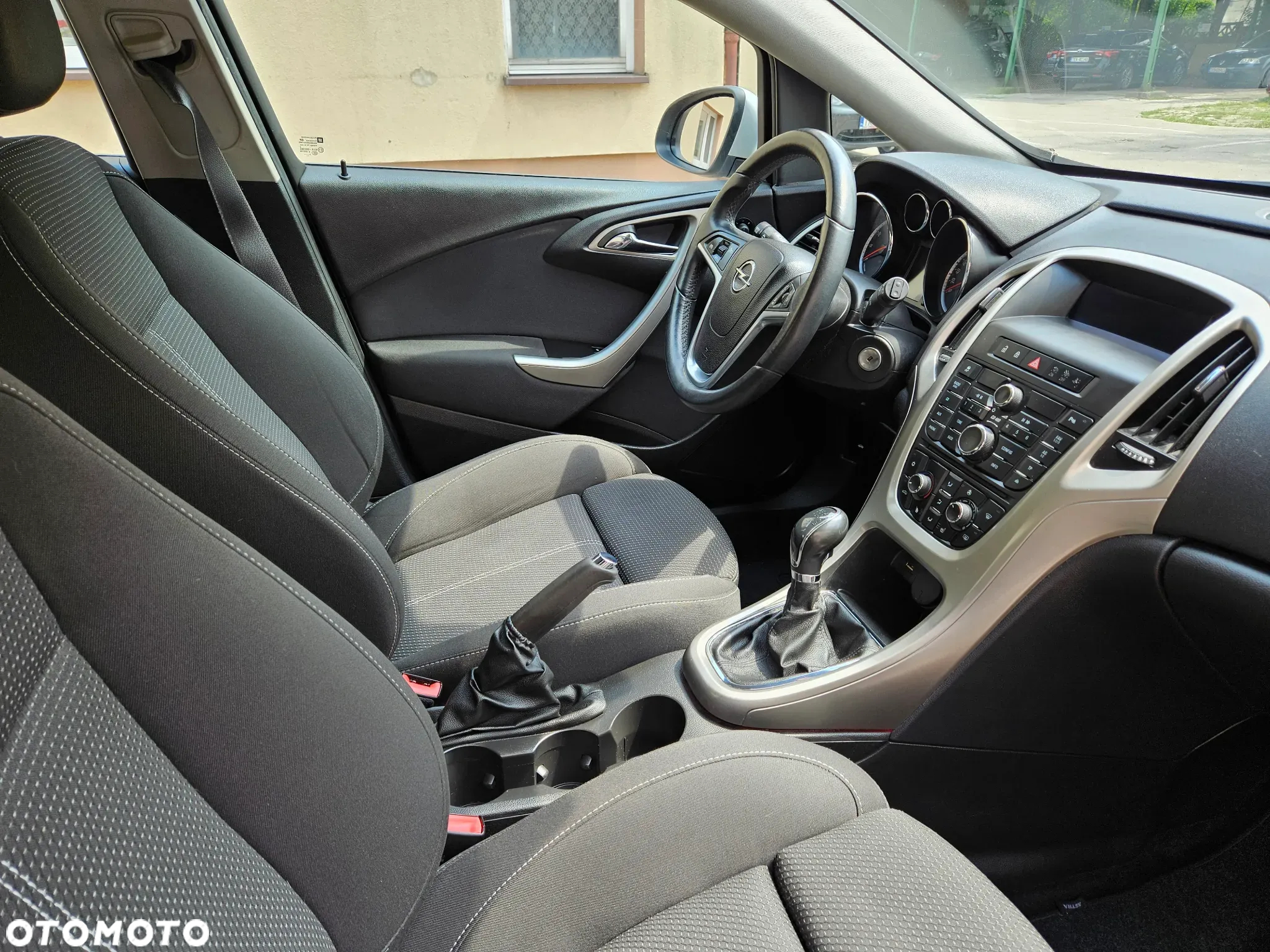 Opel Astra 1.4 Turbo Design Edition - 10