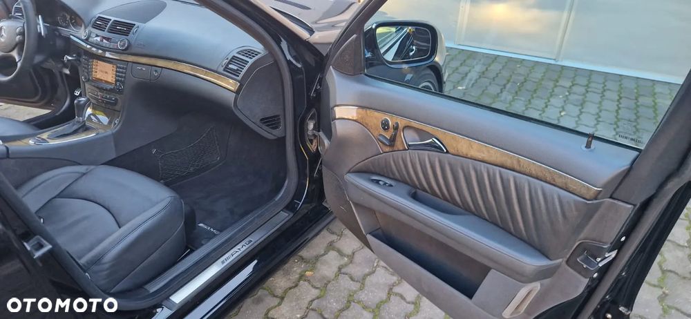 Mercedes-Benz Klasa E 63 AMG - 35