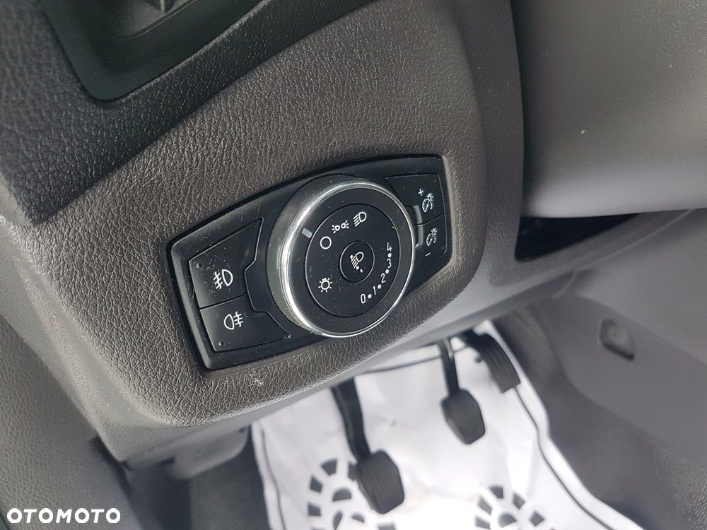 Ford TRANSIT CONNECT - 13