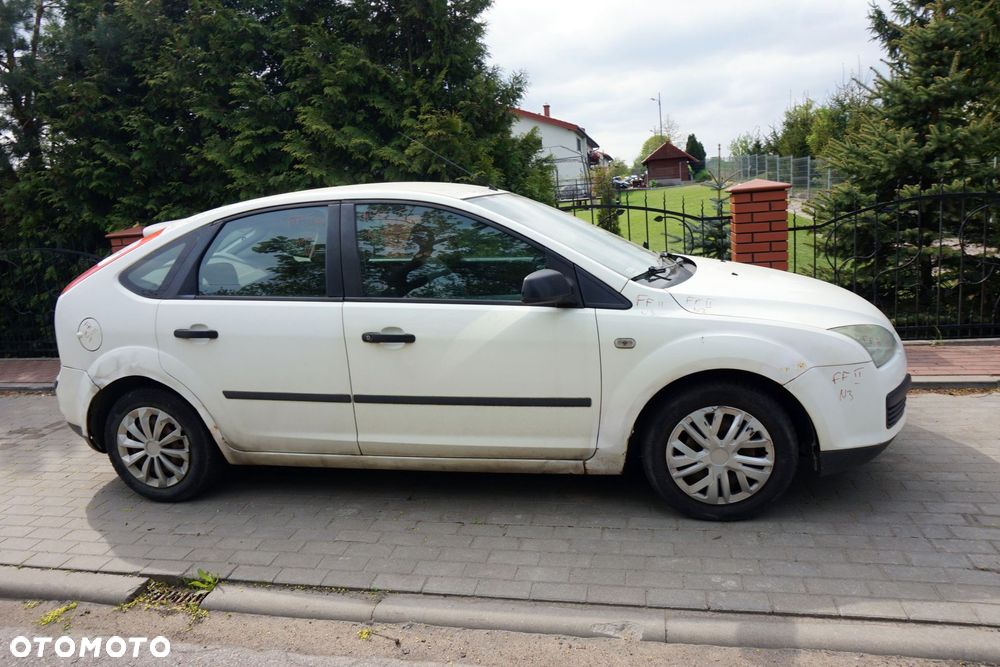 FORD FOCUS II MK2 5D HB 2005 N3 1.6 TDCI HHDA 90KM MTX75 BIAŁY na części - 6
