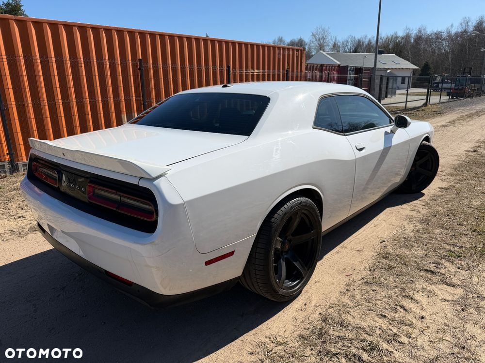 Dodge Challenger - 20