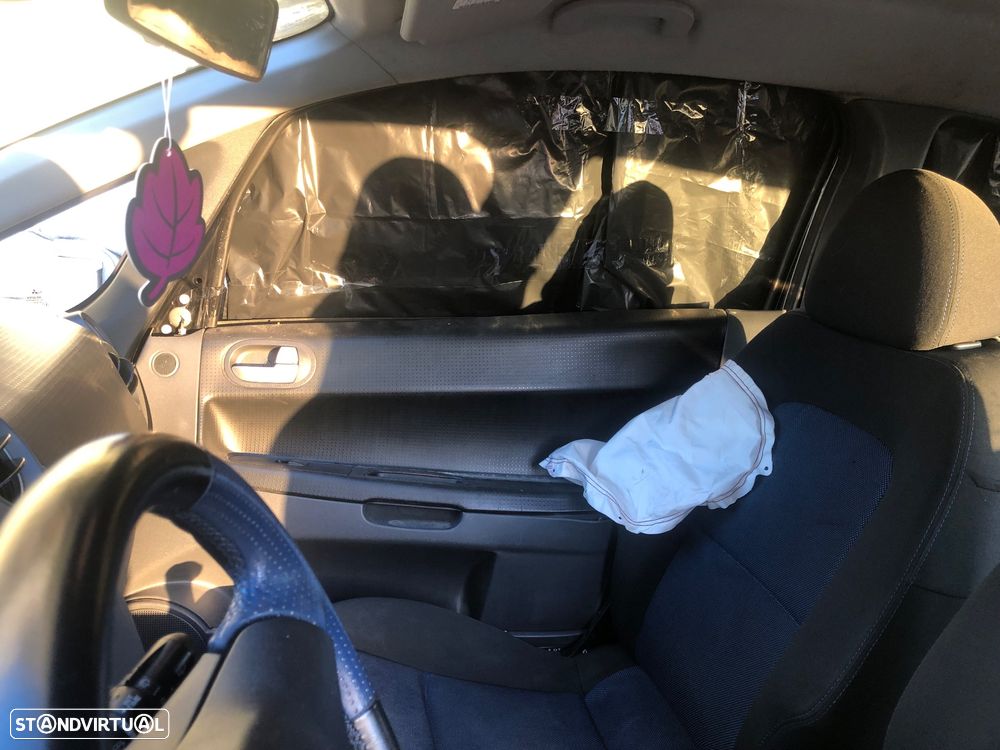 Mitsubishi Colt CZ3 1.1 Invite - 32