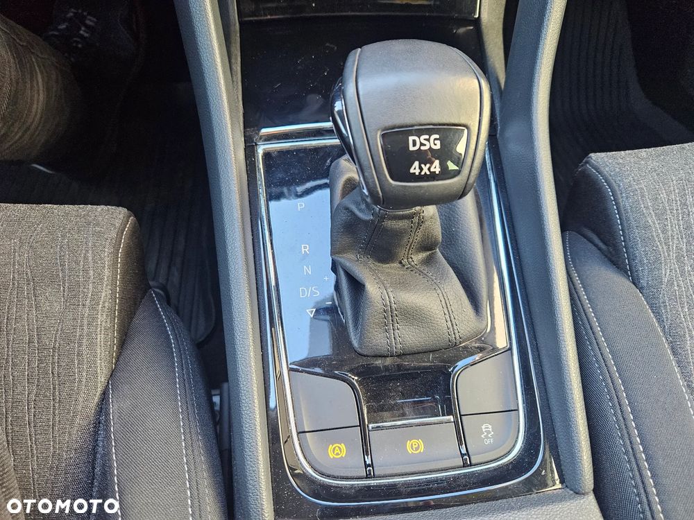 Skoda Karoq 1.5 TSI ACT 4x4 Style DSG - 18