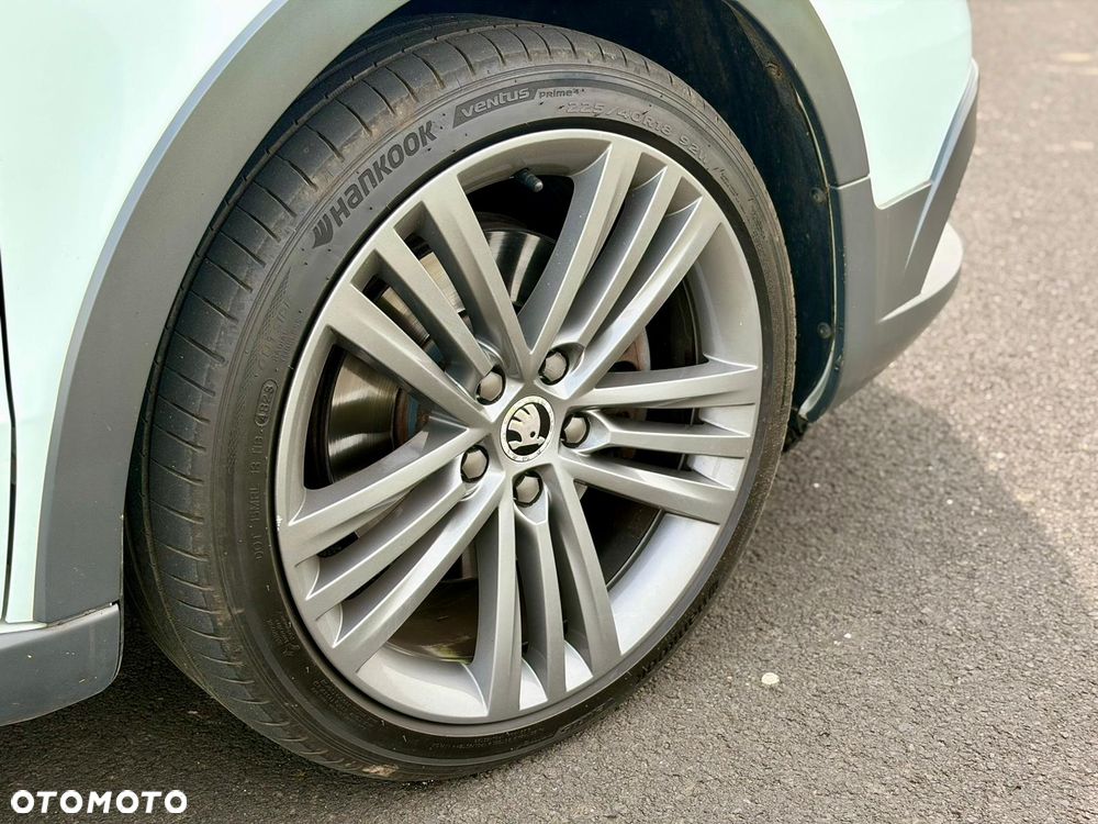 Skoda Superb 2.0 TDI 4x4 Platinum Outdoor DSG - 11