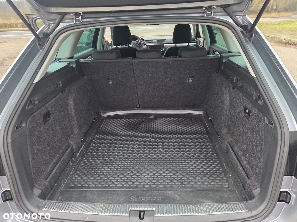 Skoda Superb 2.0 TDI Active - 34