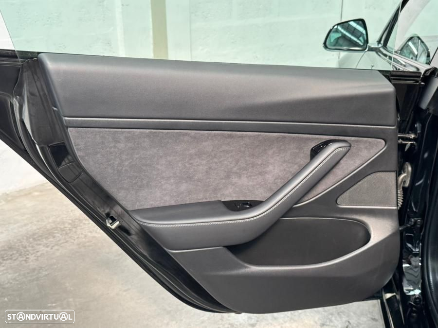 Tesla Model 3 Standard Range Plus RWD - 40