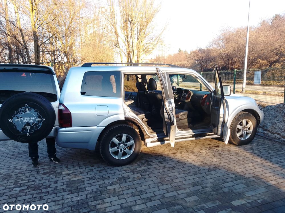 Mitsubishi Pajero 3.2 DI-D Automatik Dakar - 12