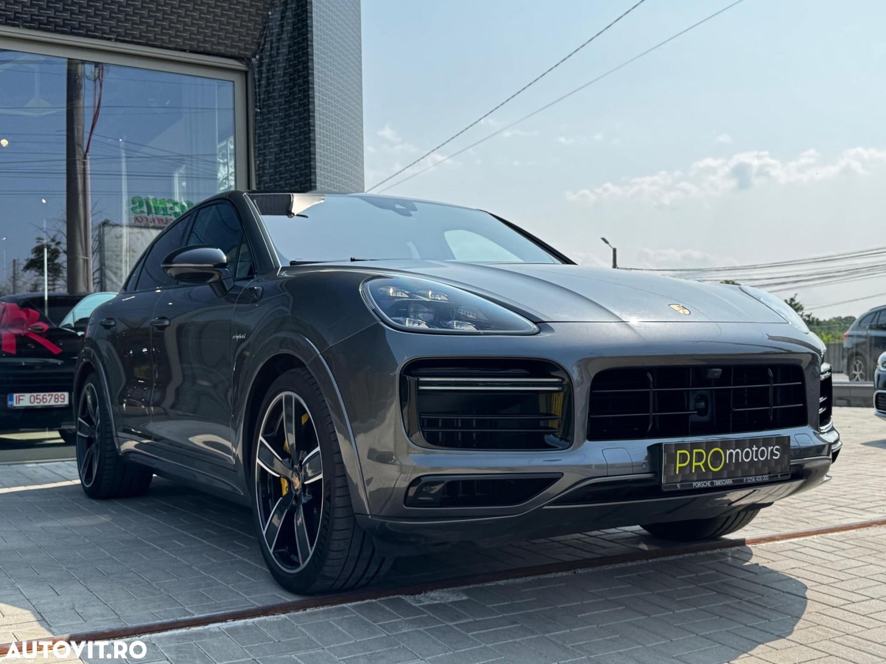 Porsche Cayenne - 1