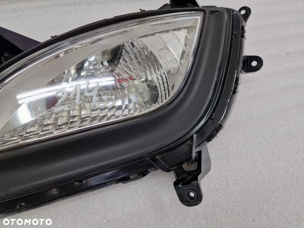 HYUNDAI i20 LIFT 12-15 LEWY HALOGEN + KRATKA BOCZNA , NR AUKCJI N214 - 4