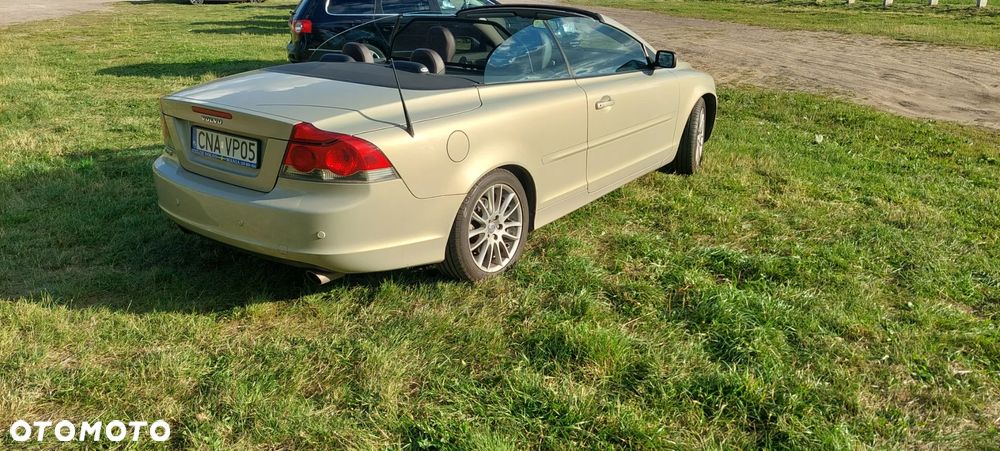 Volvo C70 2.4D5 Momentum - 8