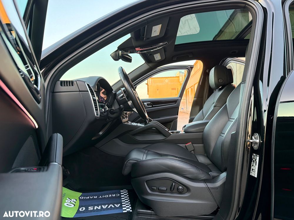 Porsche Cayenne Standard - 12