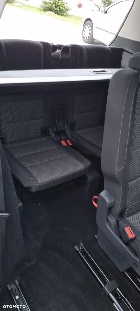 Volkswagen Touran 1.6 TDI SCR (BlueMotion Technology) DSG Comfortline - 12