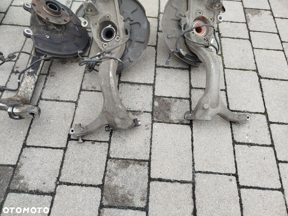Audi A4 B6 B7 zwrotnica prawa lub lewa 1.8 1.9 2.0 - 2