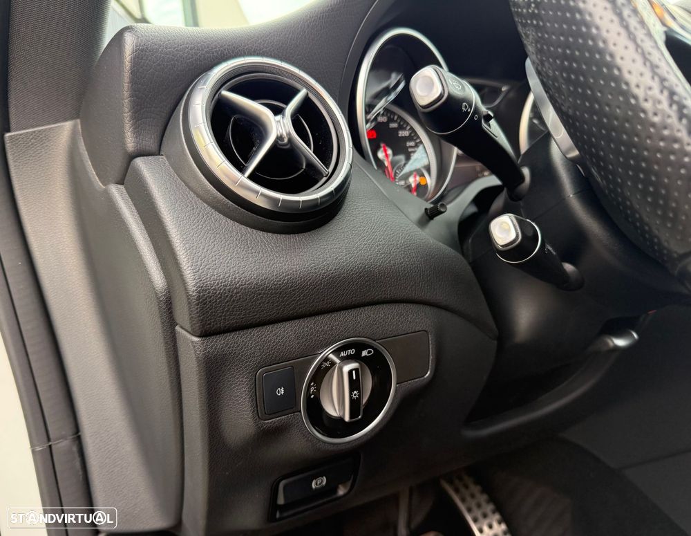 Mercedes-Benz CLA 220 d Shooting Brake AMG Line Aut. - 12