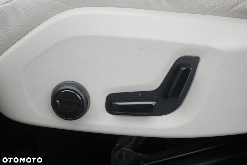 Volvo XC 60 - 32