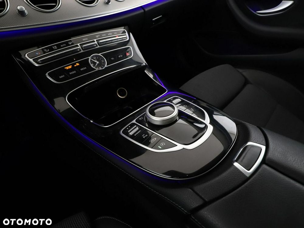 Mercedes-Benz Klasa E 220 d Avantgarde - 29