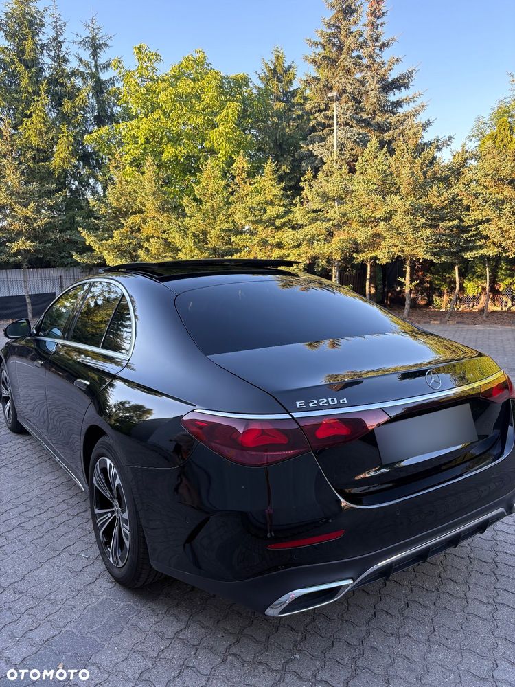 Mercedes-Benz Klasa E 220 d mHEV AMG 9G-Tronic - 3