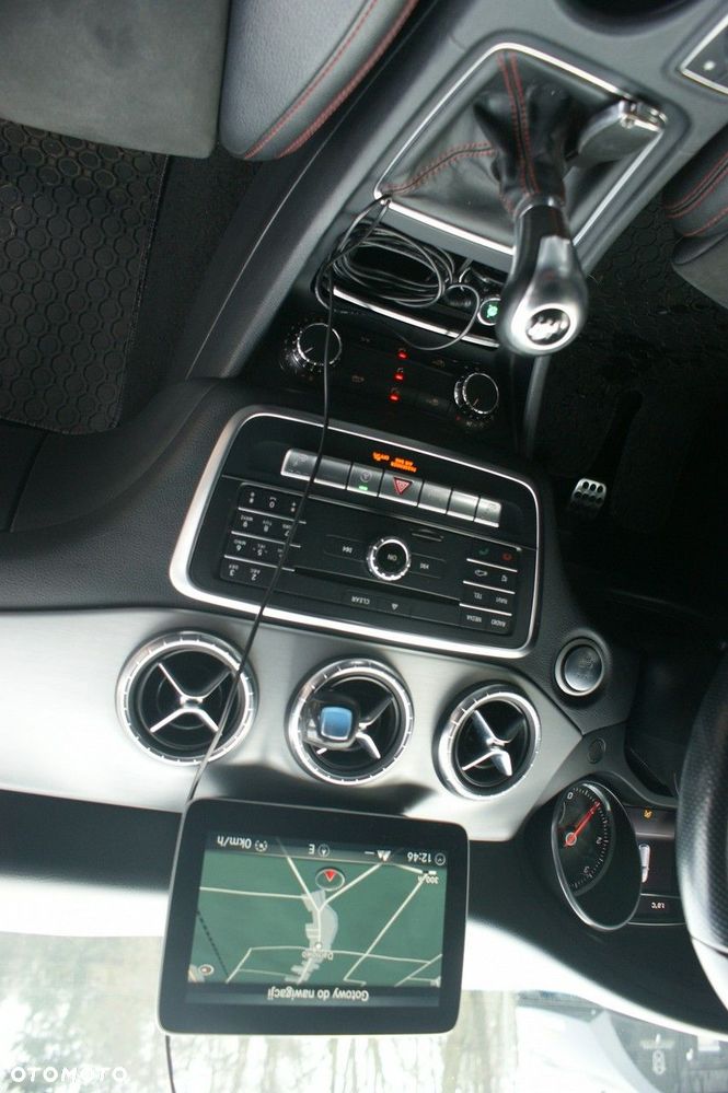 Mercedes-Benz CLA - 21