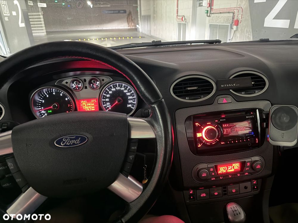 Ford Focus 2.0 Titanium - 24