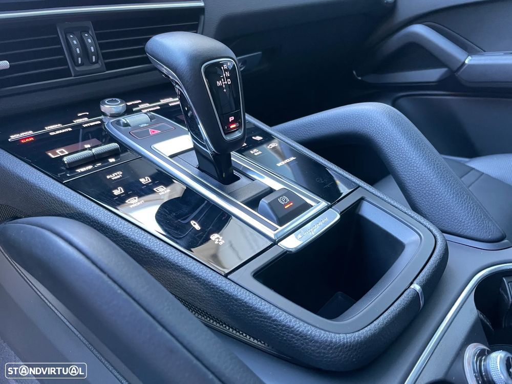 Porsche Cayenne Coupé E-Hybrid - 34