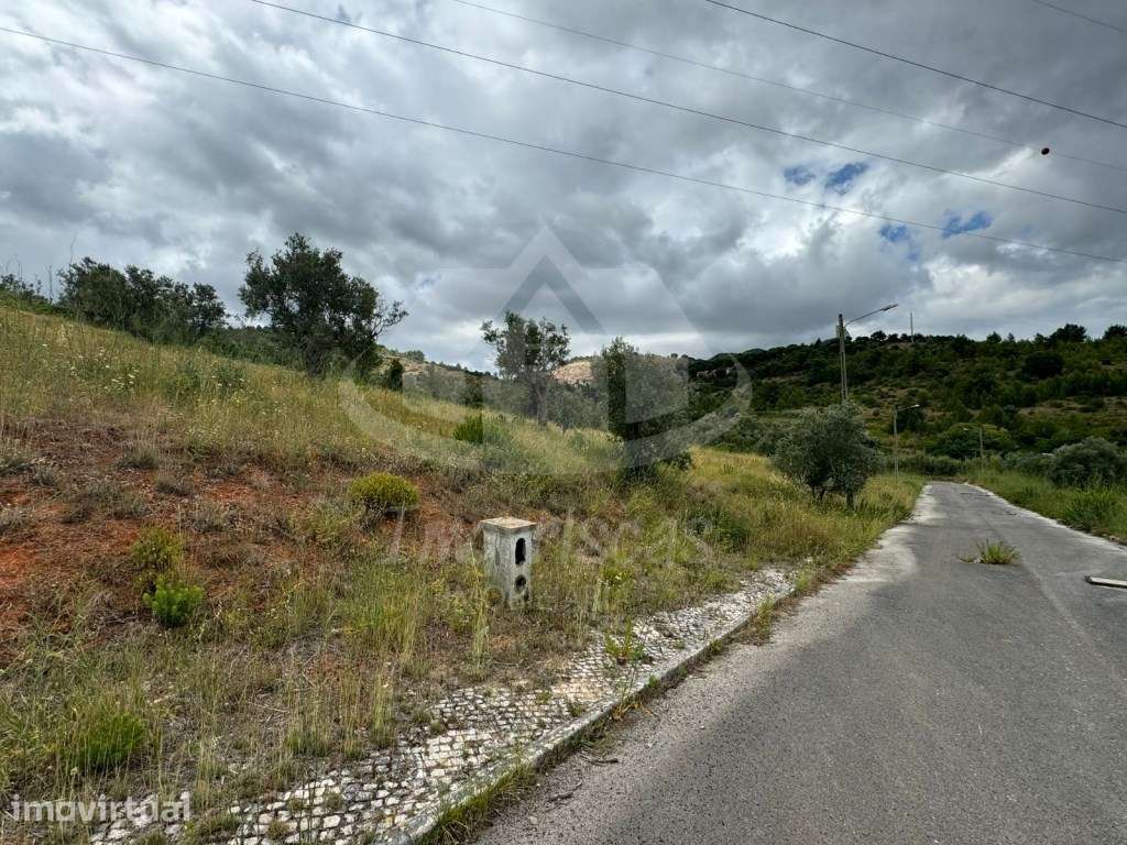 Terreno urbano com 246 m² para construção de moradia em Vialonga - Grande imagem: 3/8