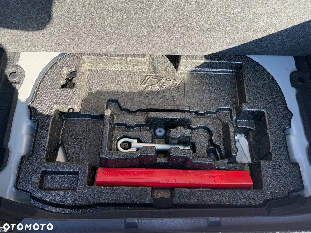 Toyota Corolla 1.8 Hybrid Comfort - 17